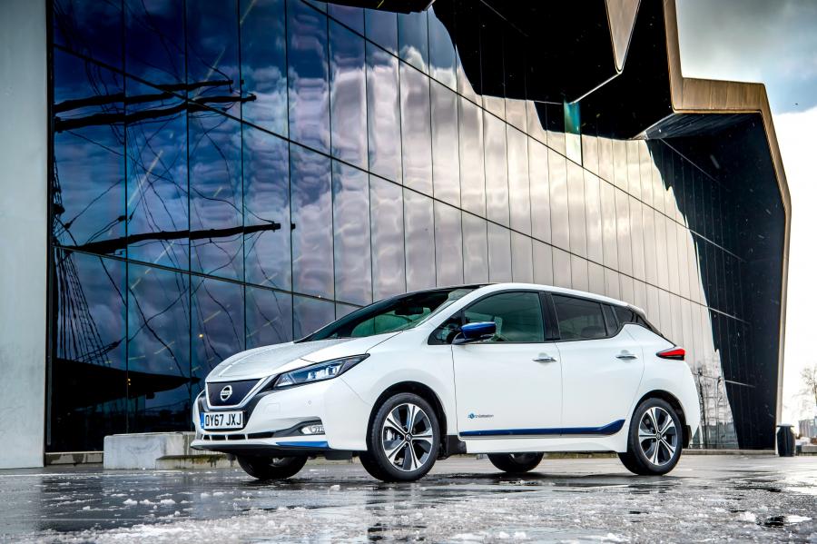  Nissan Leaf 2018 года  (UK) (фото 2 из 40)